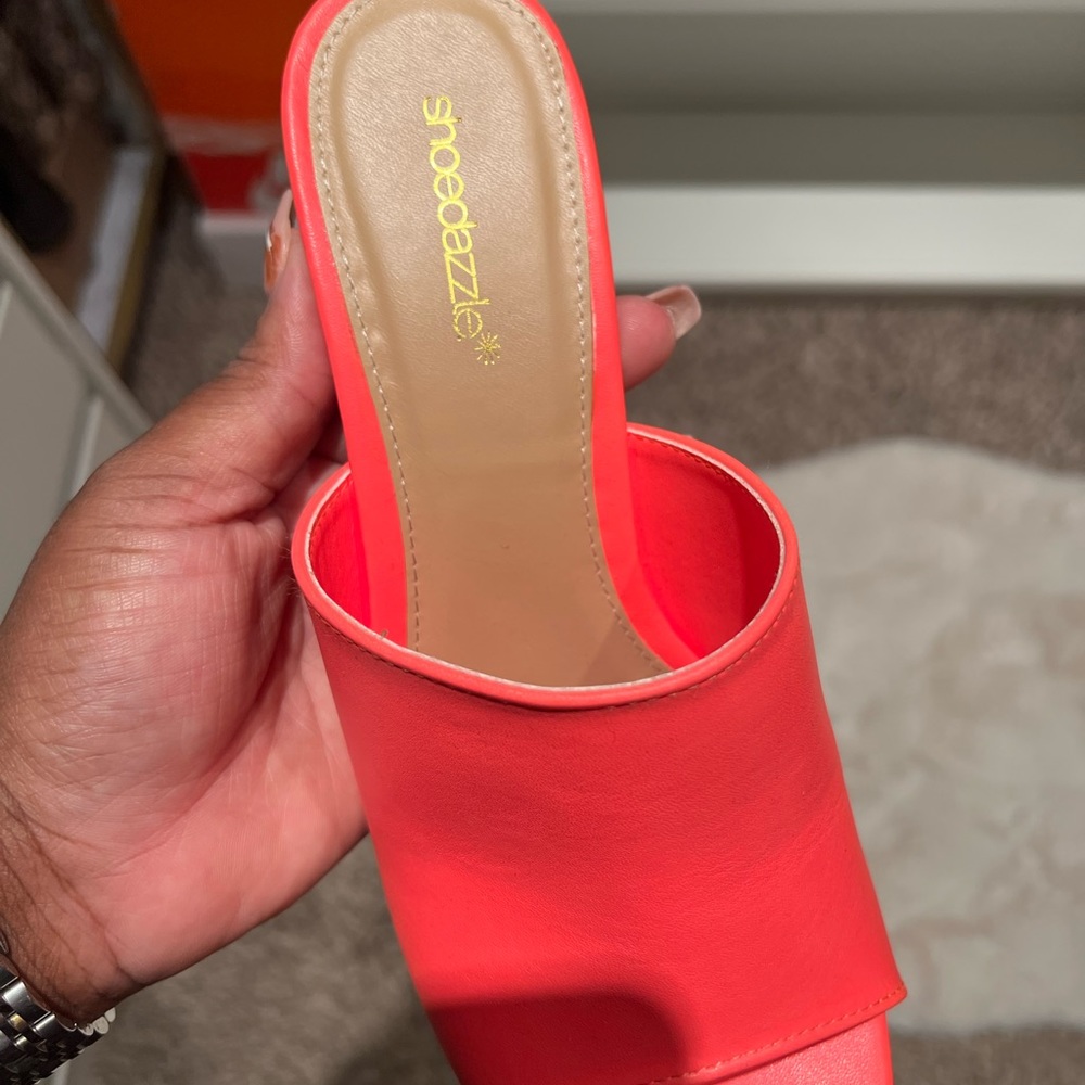 Coral colored hallow block heel - Picture 4 of 4